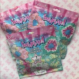 Justice surprise dented scrunchies